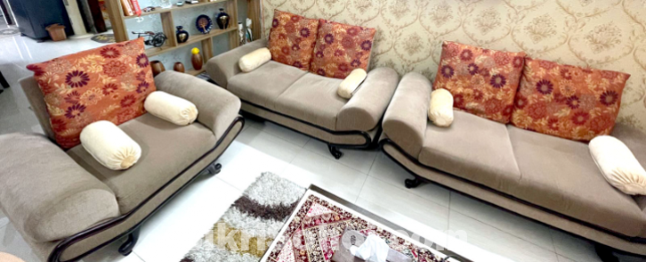 5 Seated Otobi Sofa with 6 Back Cushion